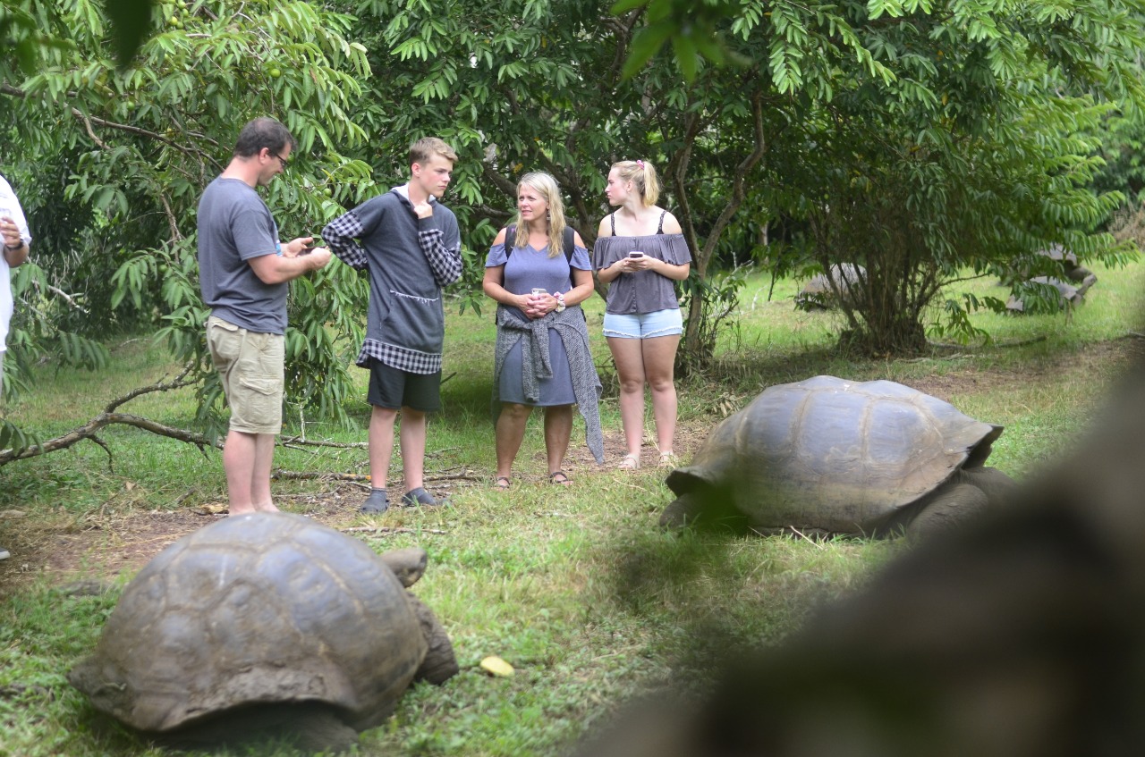 Galapagos_Spanish-con-Eunice(3)